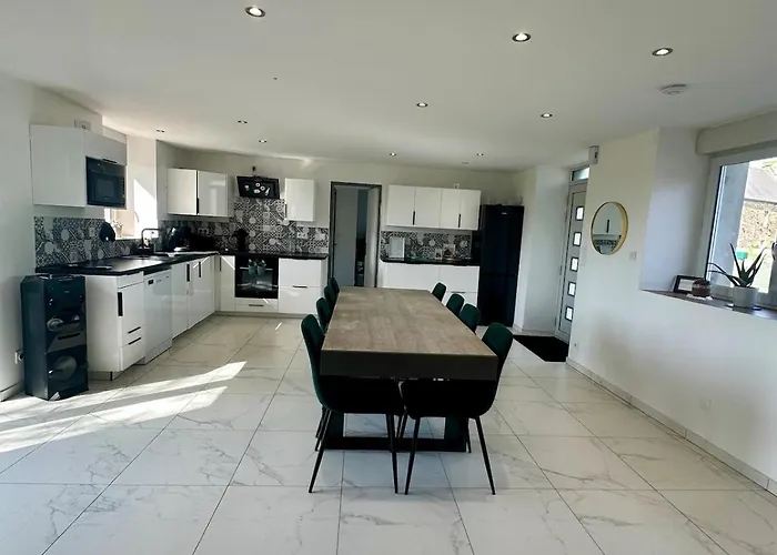 Des Hirondelles 1 Montjoie-Saint-Martin